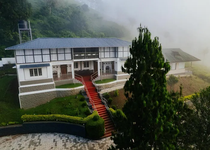 Misty Courtyard Resort